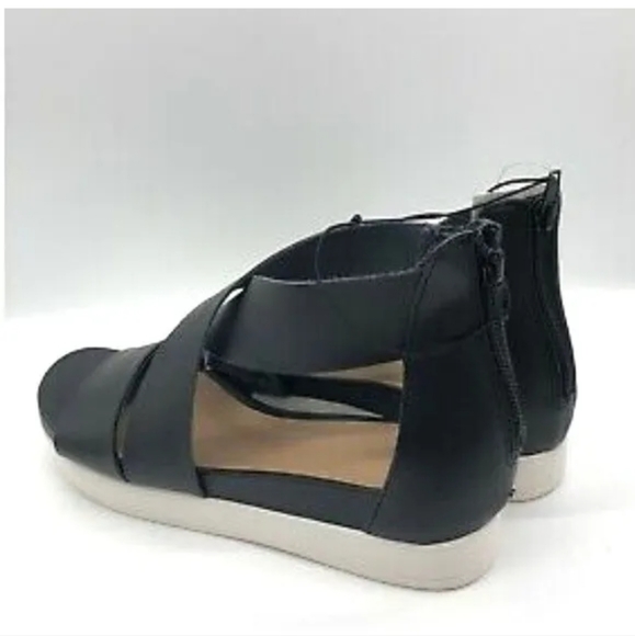 Universal Thread Women's Hummingbird Ankle Strap Sandals - Picture 5 of 7
